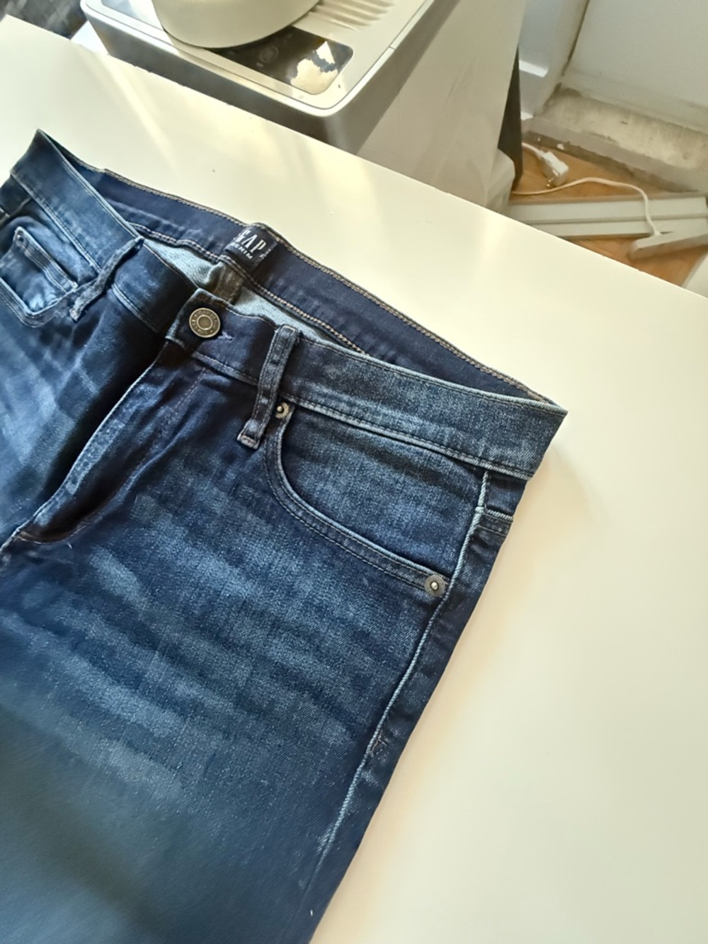 GAP Classic Perfect Booty Leg Jeans in Blue | Normcore | Model Off Duty - Picture 4 of 8